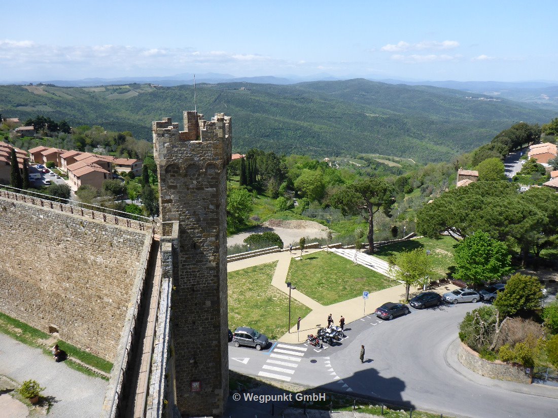 Der Blick von der Burg über die Toscana